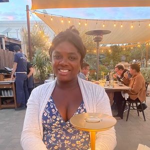 Meet your Posher, Regina